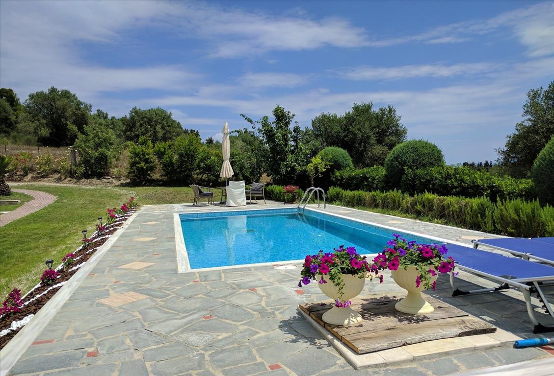 550m² Townhouse in Chalkidiki, Greece No. 7656