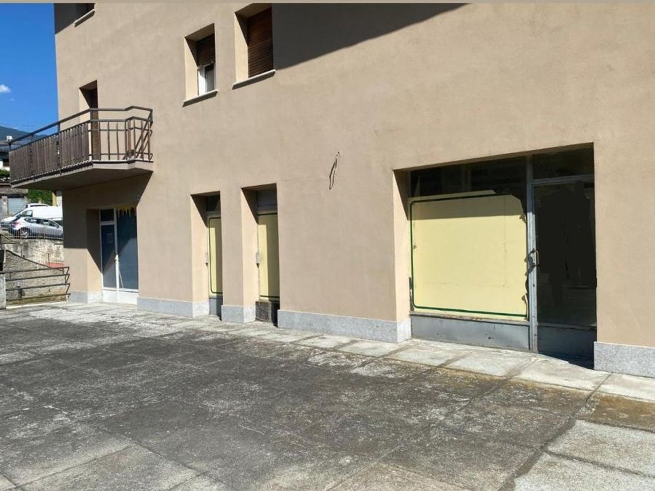 200m² Commercial property in Chatillon, Italy No. 394098