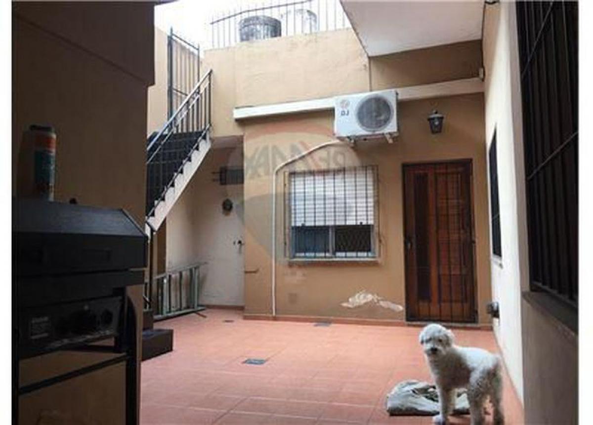 Studio in Lanus, Argentina No. 9317