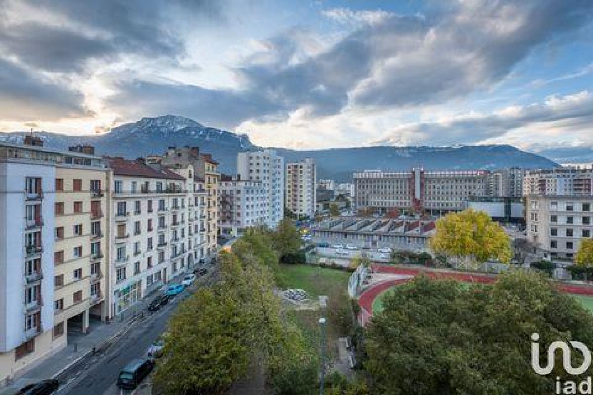 2 bedrooms Condo in Grenoble, France No. 26770