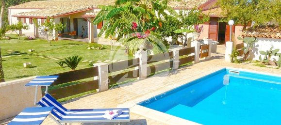 12 bedrooms Building in Ragusa, Italy No. 175501 6