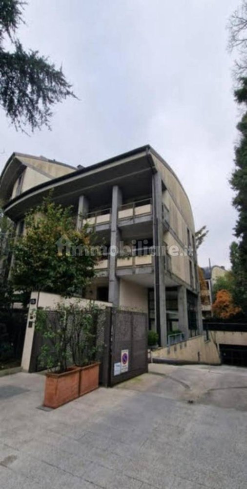 30m² Garage in Milan, Italy No. 362993