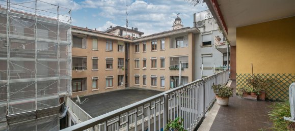 3 Schlafzimmer Wohnung in Cinisello Balsamo, Italy, Nr. 364998 5