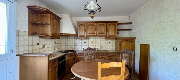 Casa de 2 dormitorios en Laval, France No. 357944 4