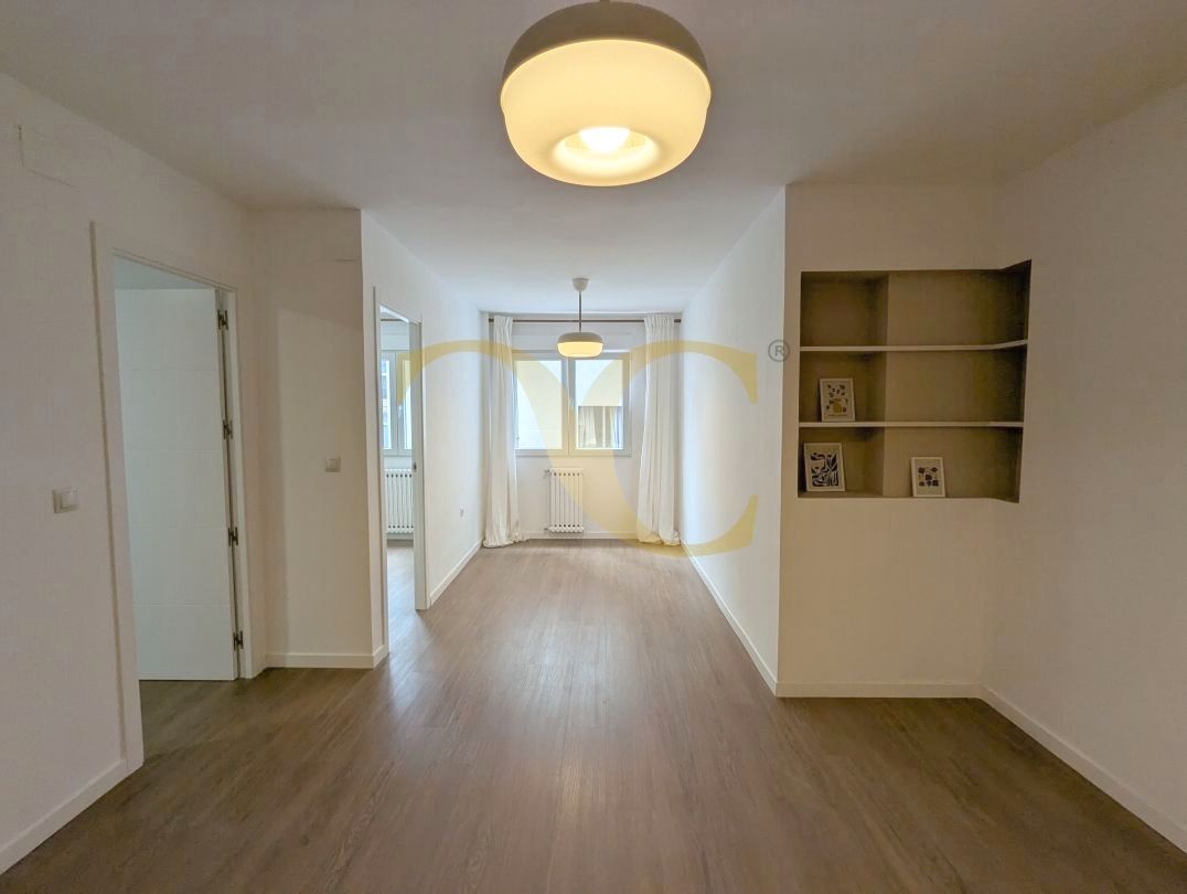 Apartamento de 2 dormitorios en Oviedo, Spain No. 177539