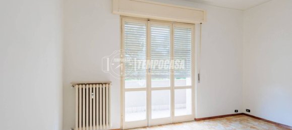 1 bedroom Apartment in Parma, Italy No. 355038 4