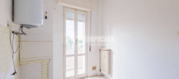 1 bedroom Apartment in Parma, Italy No. 355038 8