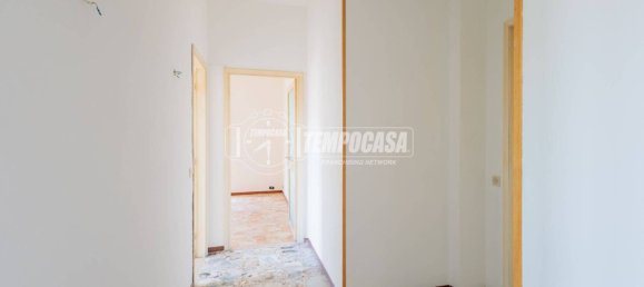 1 bedroom Apartment in Parma, Italy No. 355038 12