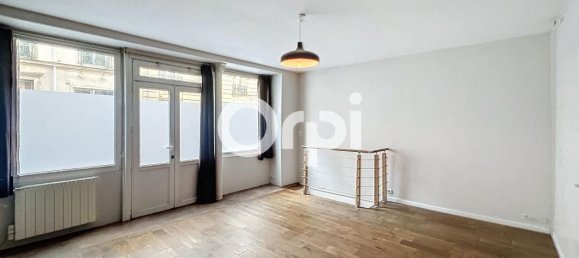 1 bedroom Apartment in Paris, France No. 175591 2