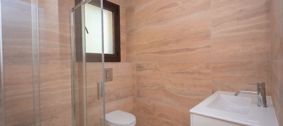 2 bedrooms Apartment in Limassol, Cyprus No. 23381 9