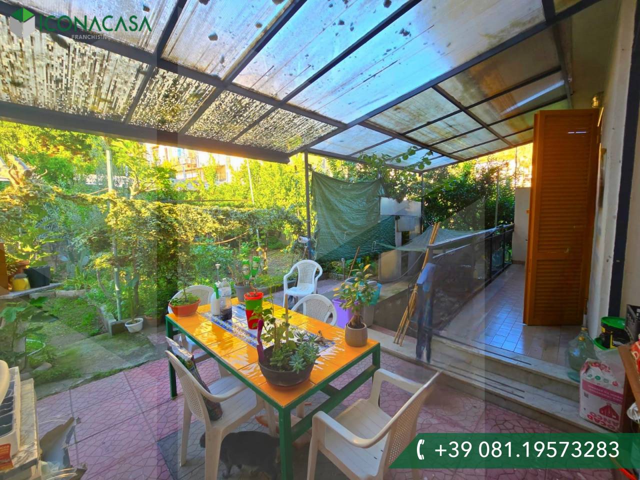 4 rooms Apartment in Naples, Italy No. 17794