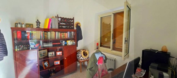 4 rooms Apartment in Naples, Italy No. 17794 4