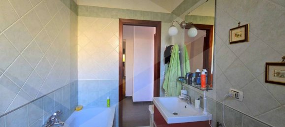 4 rooms Apartment in Naples, Italy No. 17794 25