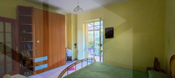 4 rooms Apartment in Naples, Italy No. 17794 8