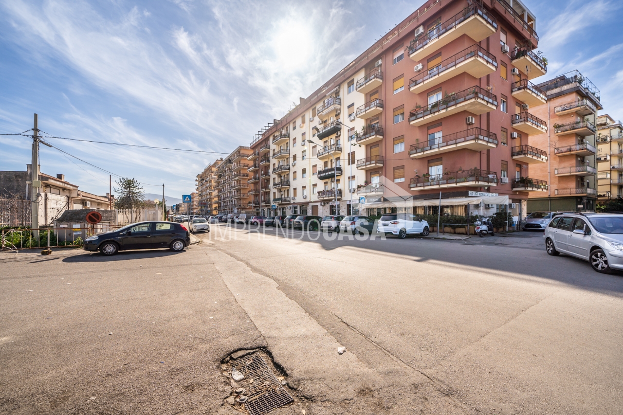 Apartamento de 4 divisões em Palermo, Italy N.º 15534