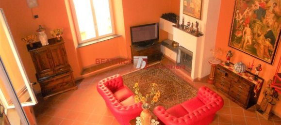 5 rooms Apartment in Lucca, Italy No. 11958 4