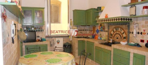 5 rooms Apartment in Lucca, Italy No. 11958 7