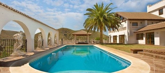 10 Schlafzimmer Villa in Alhaurin el Grande, Spain, Nr. 180021 2