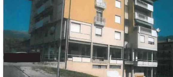 3-salle Appartement à Vittorio Veneto, Italy No. 294318 8