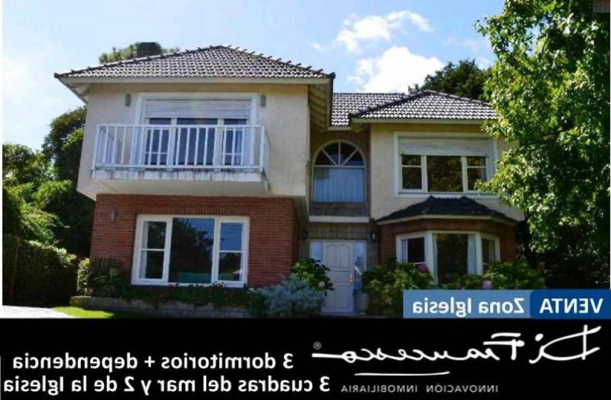 3 bedrooms House in Mar del Plata, Argentina No. 82232