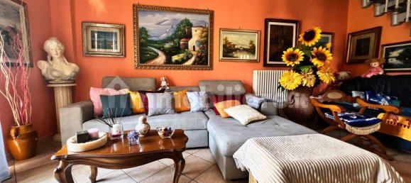 2 Schlafzimmer Wohnung in Como, Italy, Nr. 102317 2