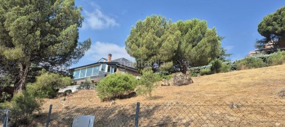 894m² Land in Torrelodones, Spain No. 168573 3