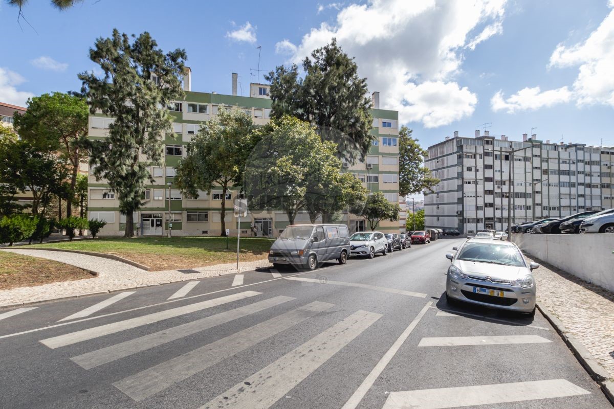 2 bedrooms Apartment in Odivelas, Portugal No. 351137