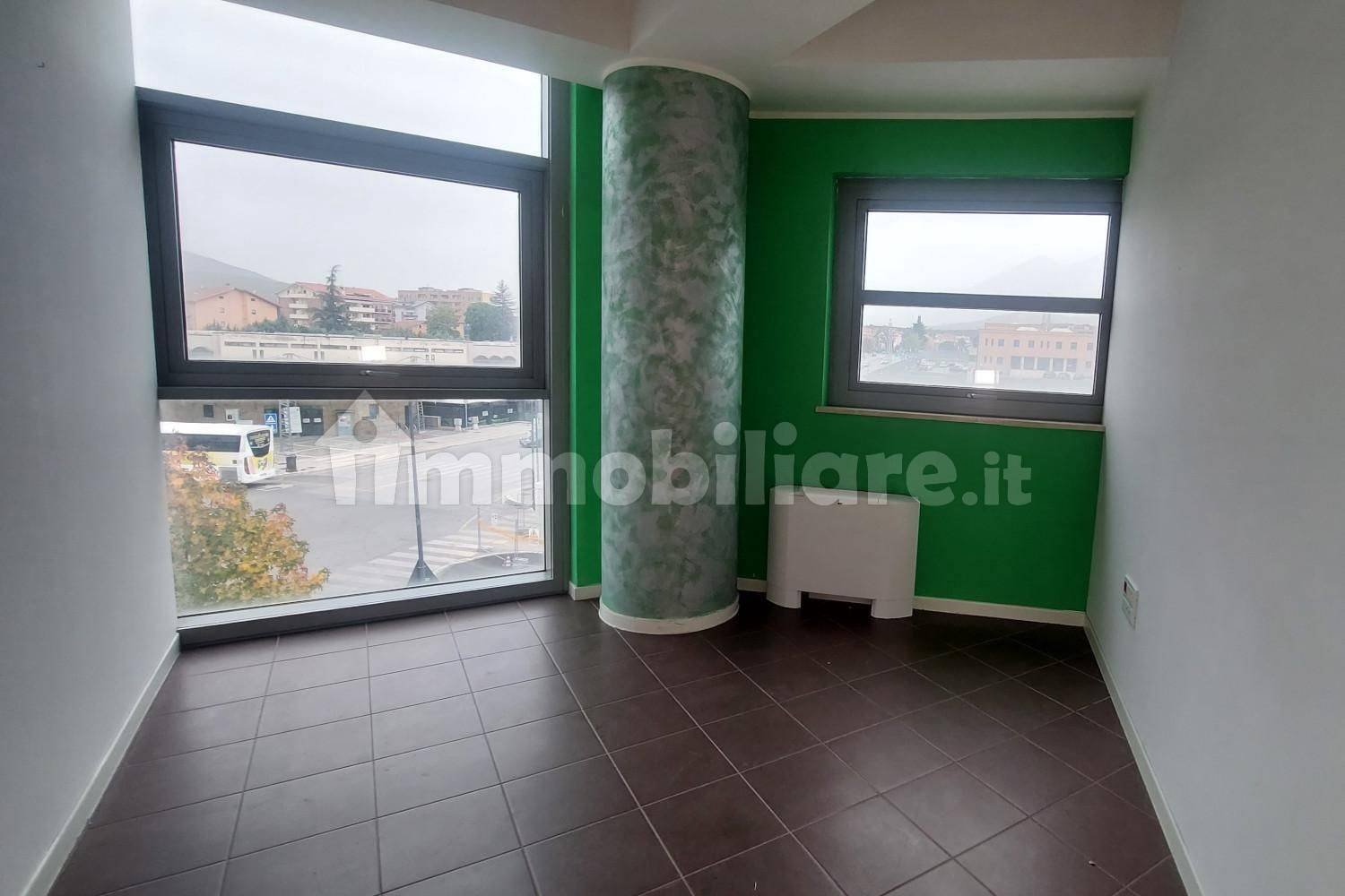 Bureau à Avezzano, Italy 177m² No. 342971