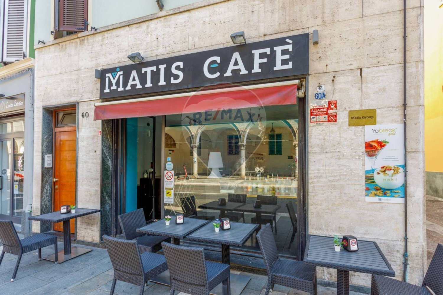 2 rooms Commercial property in Parma, Italy No. 337885