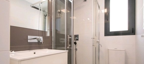 3 bedrooms Penthouse in Alicante, Spain No. 144931 9