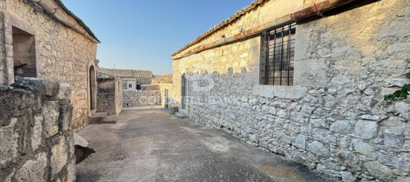 Земельный участок 340м² в Рагуза, Италия № 259616 8