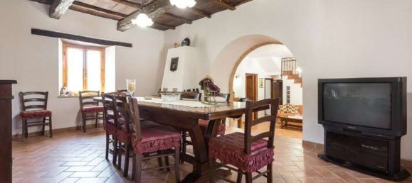 9 Schlafzimmer Haus in Spoleto, Italy, Nr. 339748 40