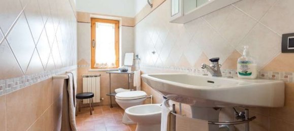 9 Schlafzimmer Haus in Spoleto, Italy, Nr. 339748 30