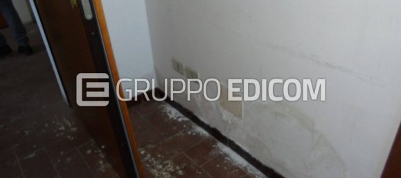 1000m² Building in Terni, Italy No. 289695 13