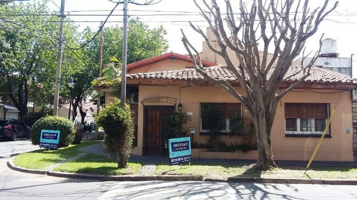 2 bedrooms House in Vicente Lopez, Argentina No. 55175