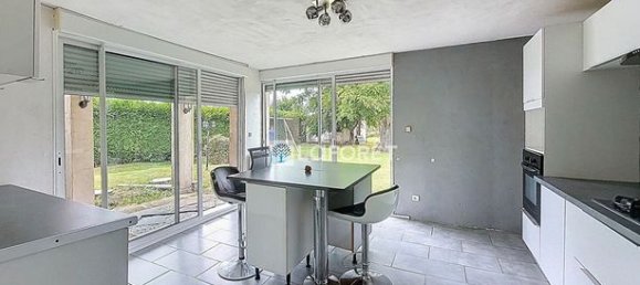 3 bedrooms House in Folembray, France No. 304446 4