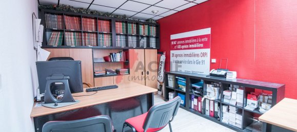 Edificio en Lisses, France 89 m² No. 182634 2