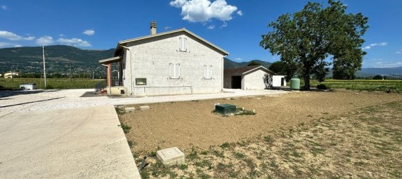 4 bedrooms House in Assisi, Italy No. 333507 9