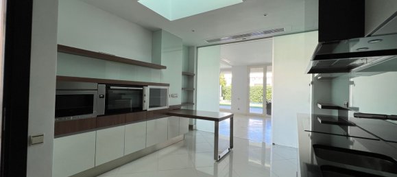 4 bedrooms House in Pozuelo de Alarcon, Spain No. 19718 13