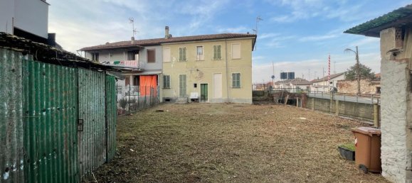 4 rooms House in Sannazzaro de' Burgondi, Italy No. 172530 4