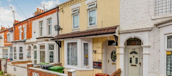  House in Wellingborough, United Kingdom No. 2598 2