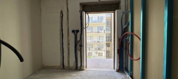 2 Schlafzimmer Wohnung in Palermo, Italy, Nr. 275248 9