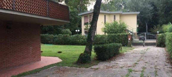 3 Schlafzimmer Villa in Massa, Italy, Nr. 66547 27