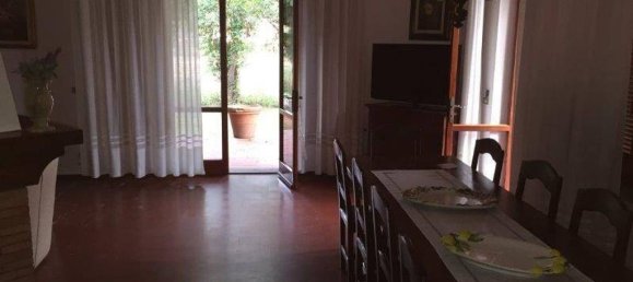 3 Schlafzimmer Villa in Massa, Italy, Nr. 66547 9