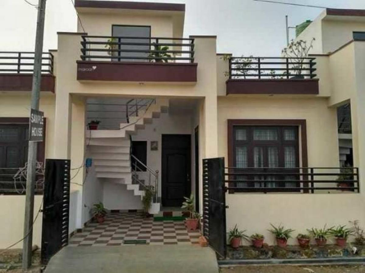 2 bedrooms House in Lucknow, India No. 22785