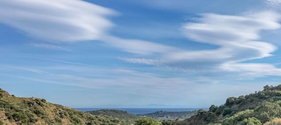 3 bedrooms House in Estepona, Spain No. 125373 2