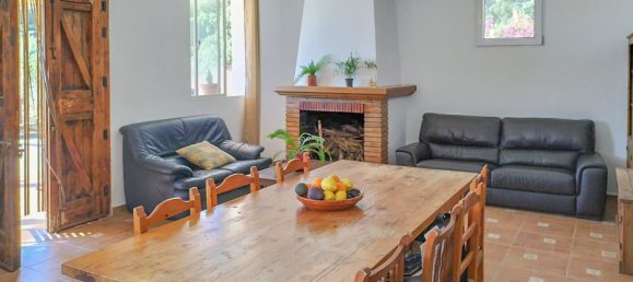 3 bedrooms House in Estepona, Spain No. 125373 3