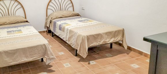 3 bedrooms House in Estepona, Spain No. 125373 4