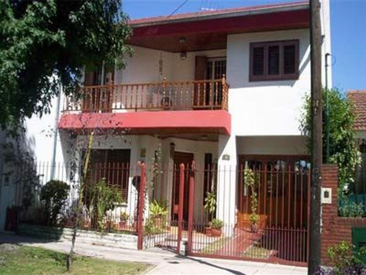 3 bedrooms House in Almirante Brown, Argentina No. 82945