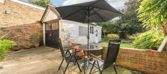 3 bedrooms House in Hounslow, United Kingdom No. 8497 15